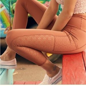 Aerie Chill Play Move Leggings